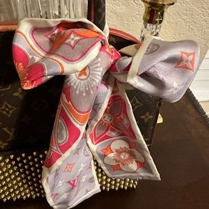 BEAUTIFUL, Pre-Loved,  Authentic Louis Vuitton Bandeau